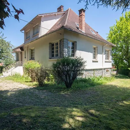 Ferienhaus Quaint With Garden