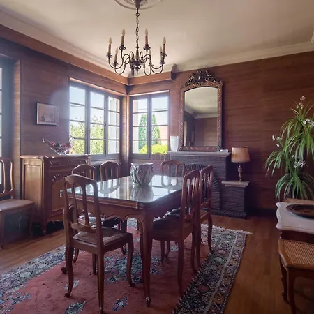 Ferienhaus Quaint With Garden